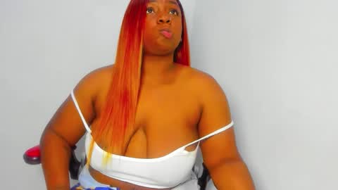 Snapshot of aphrodites_ass chatting on 11.22.25 Tati Colombian online show from 11.22.25