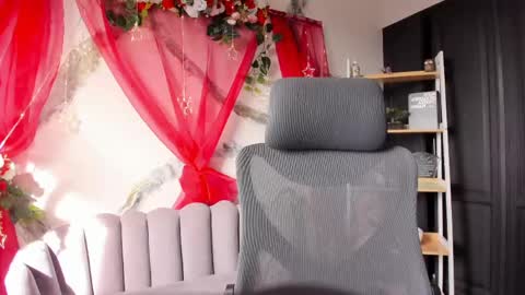 aphrodite online show from 04.18.26