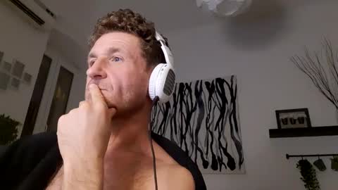 Snapshot of apollobest77 chatting on 12.28.24 apollobest77 online show from 12.28.24