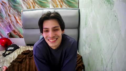 Snapshot of apolo01_ chatting on 02.12.25 Apolo online show from 02.12.25