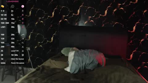 Snapshot of apolo01_ chatting on 12.23.25 Apolo online show from 12.23.25