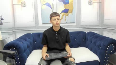 Snapshot of apolo_jonnes chatting on 03.04.26 online show from 03.04.26