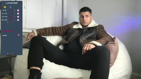 Snapshot of apolo_strange chatting on 01.29.25 apolo_strange online show from 01.29.25