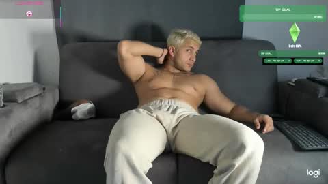 Snapshot of apolo_strange chatting on 11.22.25 apolo_strange online show from 11.22.25