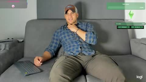 Snapshot of apolo_strange chatting on 12.02.25 apolo_strange online show from 12.02.25