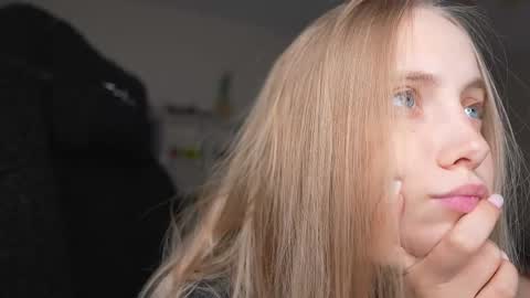  REYNA  next stream is 11h of Feb online show from 04.22.26