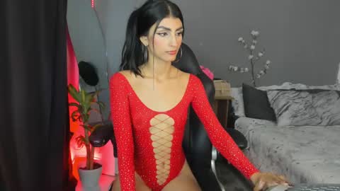 Scarlett Independent Model  online show from 02.17.25