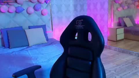 Snapshot of april_tay1 chatting on 03.04.26 APRIL online show from 03.04.26