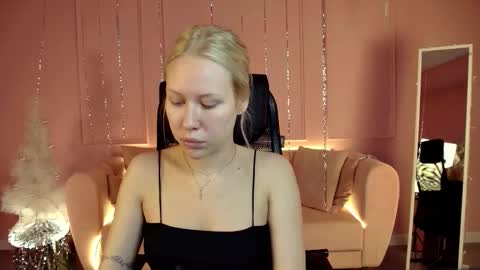 AprilChambers online show from 01.19.26