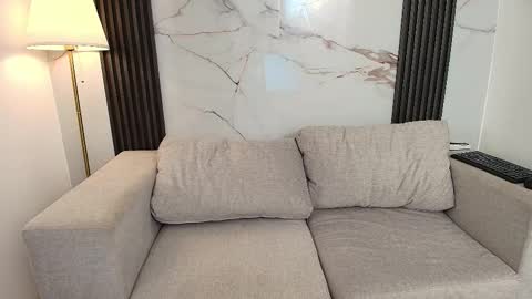 Snapshot of aprillross chatting on 12.15.25 aprillross online show from 12.15.25