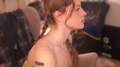 Snapshot of aqua_sultry chatting on 12.27.24 aqua_sultry online show from 12.27.24