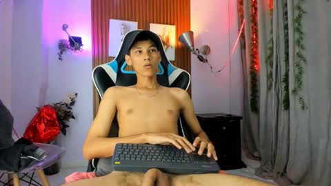 Snapshot of aquarius_xxx chatting on 10.22.25 aquarius_xxx online show from 10.22.25