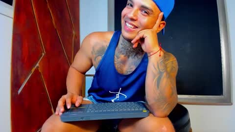Snapshot of aquiles_elpapi chatting on 11.05.25 AquilesElpapi online show from 11.05.25