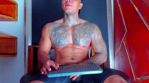 Snapshot of aquiles_elpapi chatting on 03.20.26 AquilesElpapi online show from 03.20.26