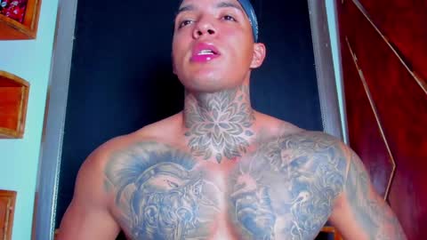 Snapshot of aquiles_elpapi chatting on 03.30.26 AquilesElpapi online show from 03.30.26