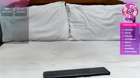 Arab Catwoman online show from 02.03.26