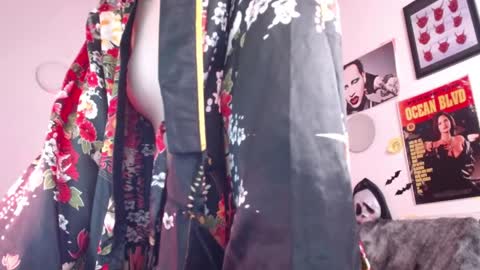 Snapshot of arabella_stone chatting on 12.07.24 Arabella online show from 12.07.24