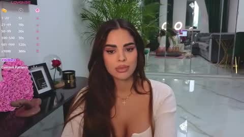 IsaBella online show from 10.07.25