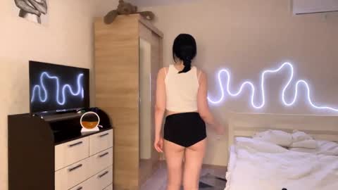 Emi online show from 04.07.26