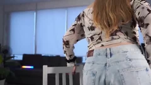 Snapshot of aracelieovaldi chatting on 12.03.25 Valentina online show from 12.03.25