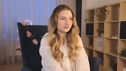 Snapshot of aracelieovaldi chatting on 12.16.25 Valentina online show from 12.16.25