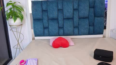   online show from 04.18.26