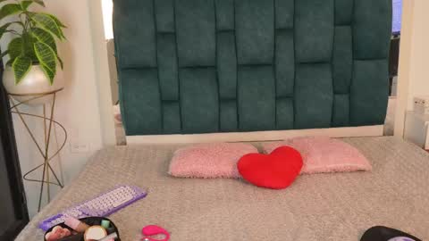   online show from 05.12.26