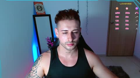 Snapshot of ares_blue chatting on 01.08.25 ares blue online show from 01.08.25