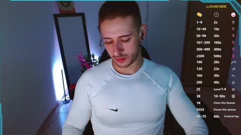 Snapshot of ares_blue chatting on 01.10.25 ares blue online show from 01.10.25
