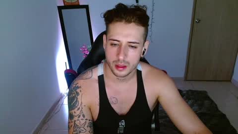 Snapshot of ares_blue chatting on 01.15.25 ares blue online show from 01.15.25