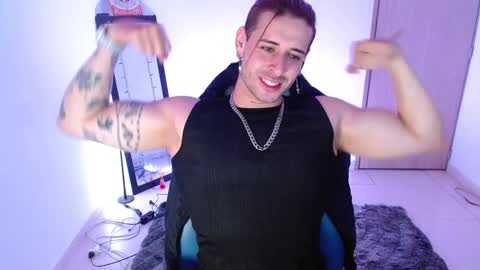 Snapshot of ares_blue chatting on 03.03.25 ares blue online show from 03.03.25
