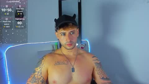 Snapshot of ares_blue chatting on 10.08.25 ares blue online show from 10.08.25