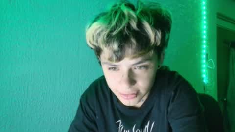 Snapshot of ares_boo chatting on 02.12.25 ares online show from 02.12.25