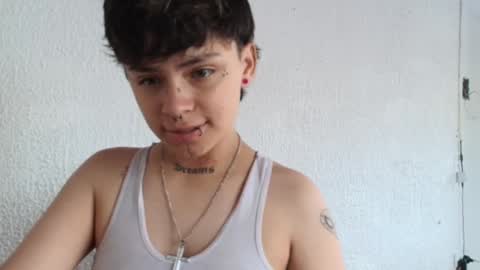 Snapshot of ares_boo chatting on 03.10.25 ares online show from 03.10.25