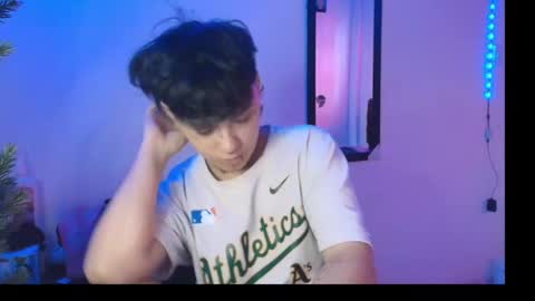 Snapshot of ares_boo chatting on 11.03.25 ares online show from 11.03.25