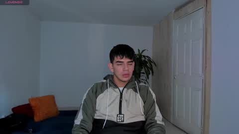 Snapshot of ares_johnsonn chatting on 10.24.25 Ares online show from 10.24.25
