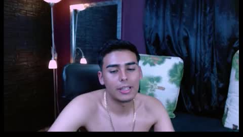 Snapshot of arescolt chatting on 11.07.25 MATTHEW online show from 11.07.25