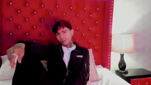 Snapshot of arespaxton chatting on 03.19.26 AresPaxton online show from 03.19.26