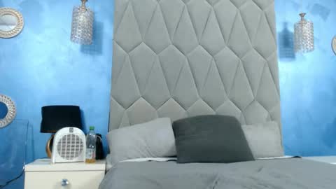 aretialisya online show from 10.31.25