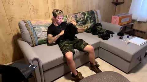 Snapshot of argabright chatting on 09.15.25 argabright online show from 09.15.25