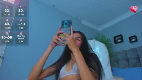 Snapshot of ari_coopeer chatting on 03.01.26 Ari online show from 03.01.26