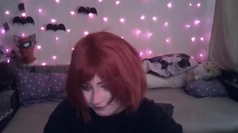 Snapshot of ari_corn chatting on 12.11.24 Ahri online show from 12.11.24