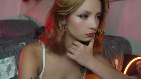 Snapshot of ari_kat666 chatting on 09.29.25 ari online show from 09.29.25