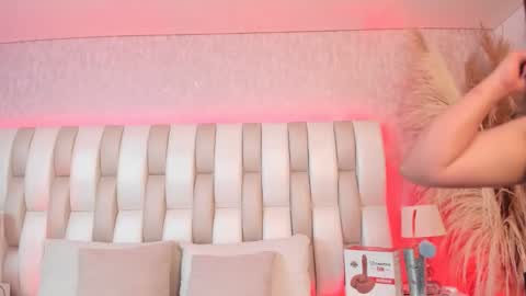 ari_lynn_ online show from 04.20.26