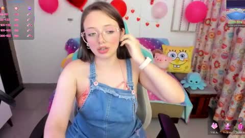 Snapshot of aria_alaia chatting on 03.06.25 Linda online show from 03.06.25