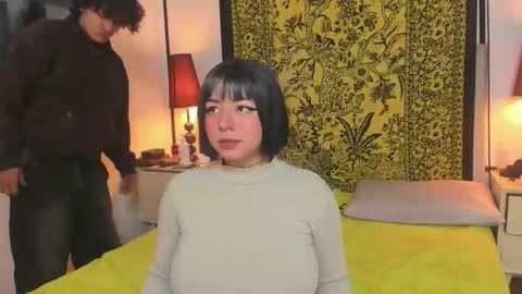 Snapshot of aria_and_orien chatting on 09.22.25 aria y orien  online show from 09.22.25