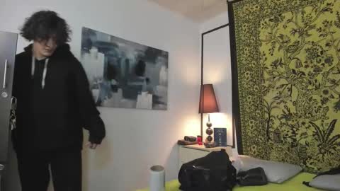 Snapshot of aria_and_orien chatting on 11.22.25 aria y orien online show from 11.22.25