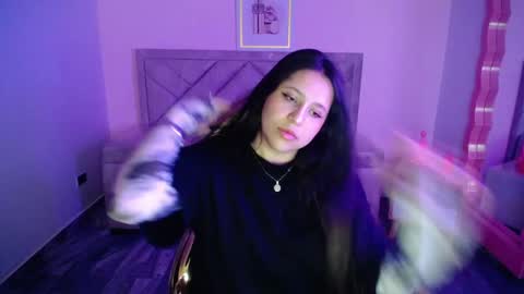 Snapshot of aria_ch1 chatting on 11.11.25 Aria online show from 11.11.25