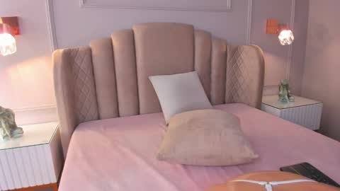 Snapshot of aria_greco chatting on 02.22.25 Aria  online show from 02.22.25