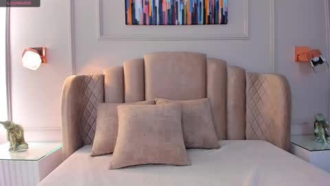 Snapshot of aria_greco chatting on 03.08.25 Aria  online show from 03.08.25